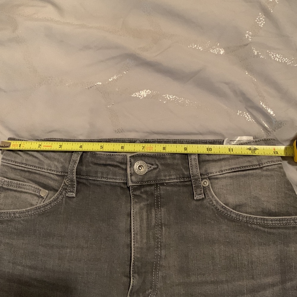 NWOT H&M dark grey jeans shorts - Picture 5 of 7